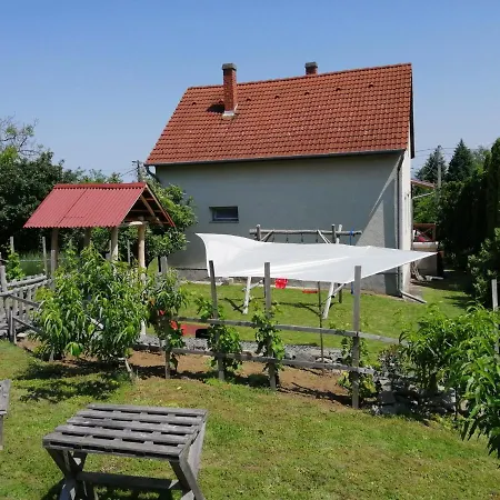 Kaman Nyaralo Apartment *