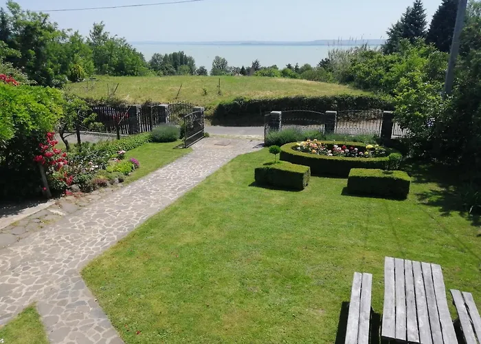 Lägenhet Kaman Nyaralo