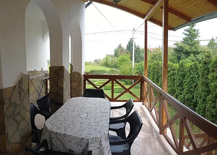 Kaman Nyaralo Apartament *